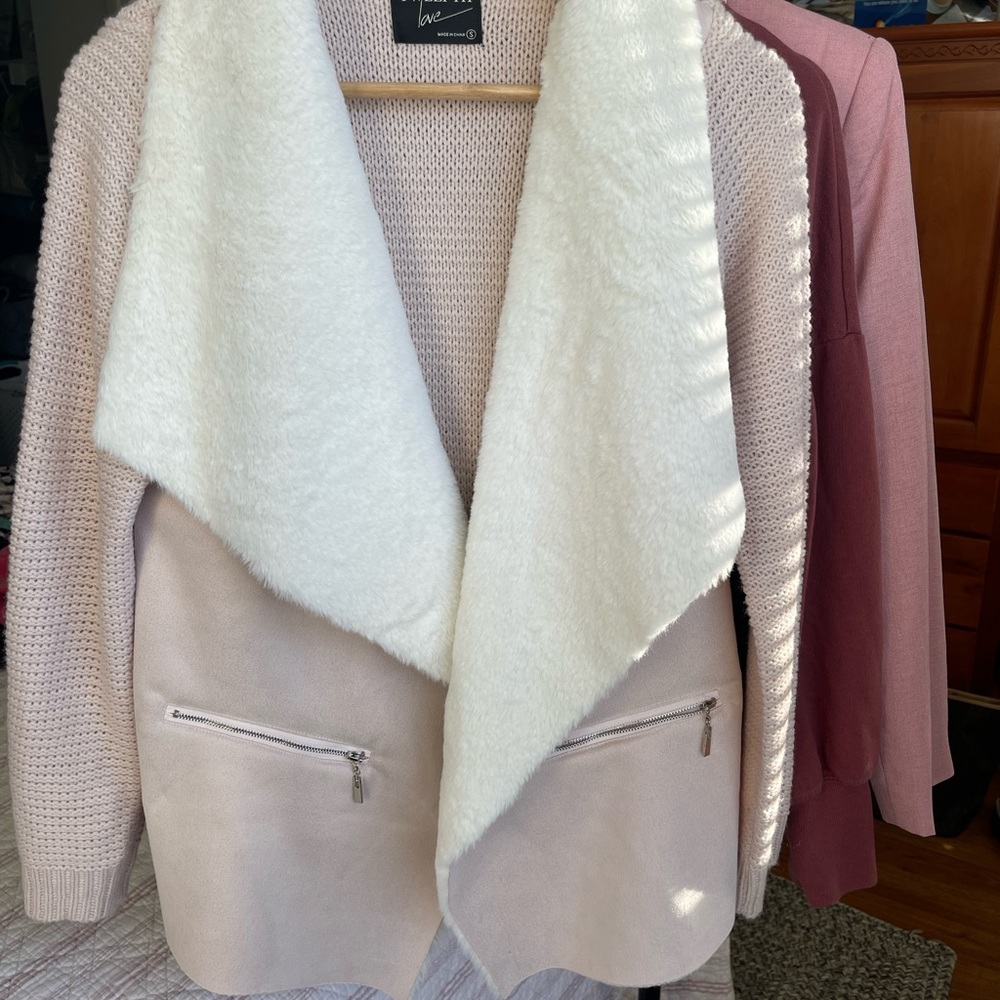 gorgeous jacket with fur detailing